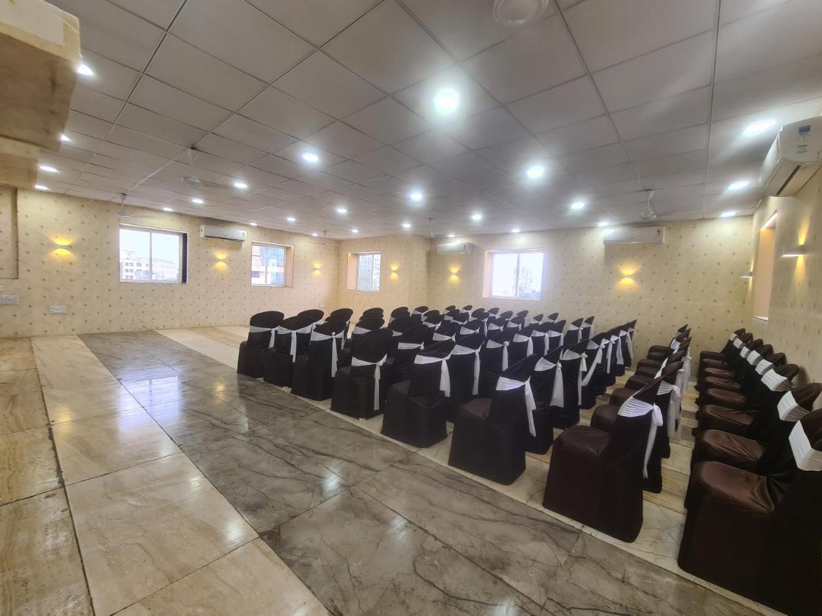 Hotel Nova Pride Rajkot Εξωτερικό φωτογραφία