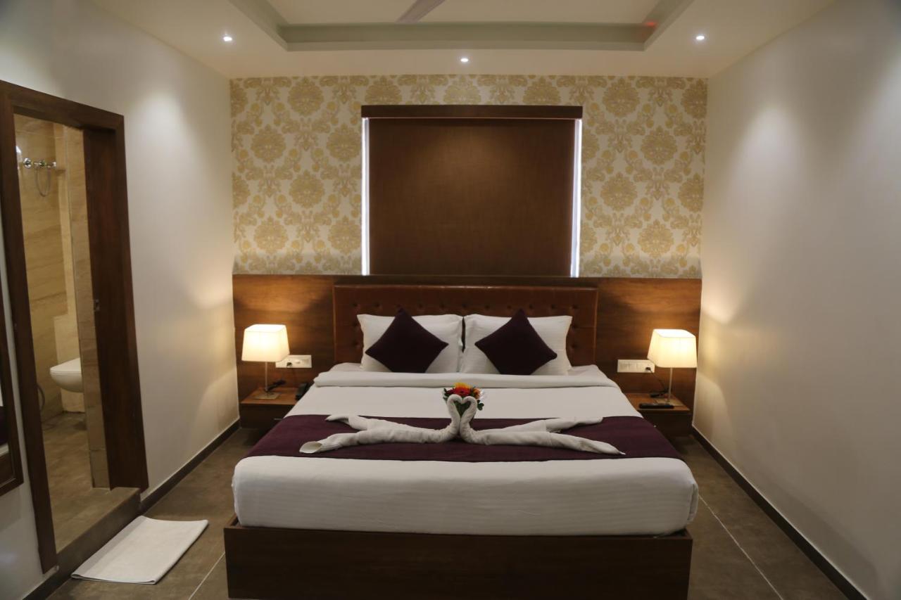 Hotel Nova Pride Rajkot Εξωτερικό φωτογραφία