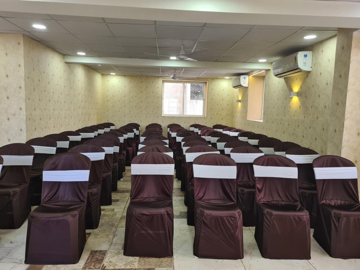 Hotel Nova Pride Rajkot Εξωτερικό φωτογραφία